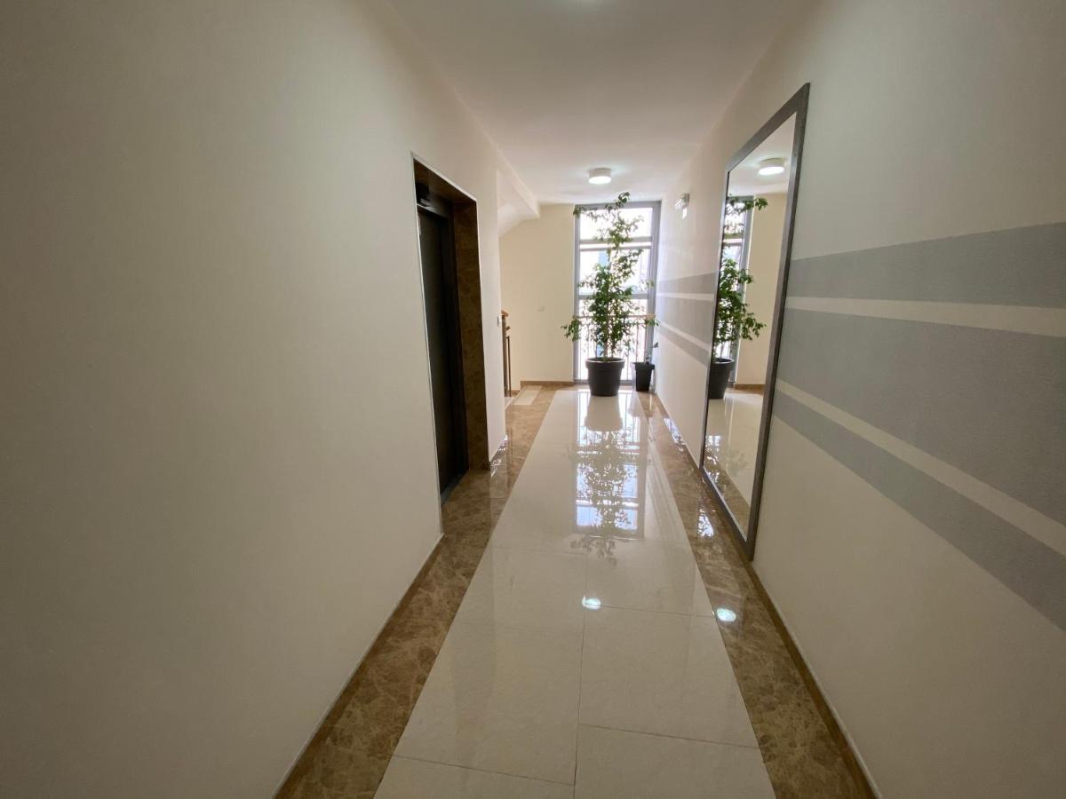 Fanky City Apartments Подгорица Екстериор снимка