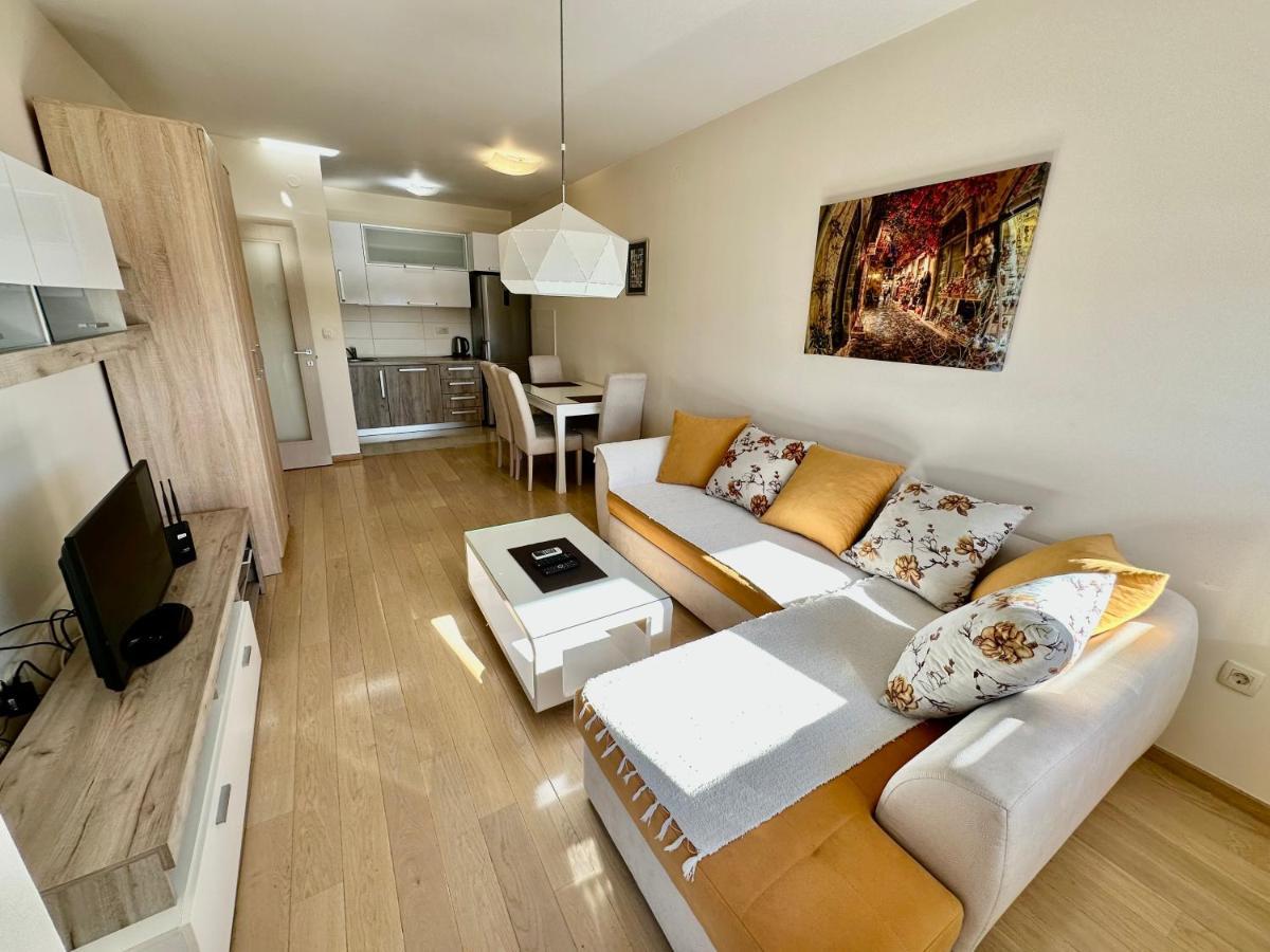 Fanky City Apartments Подгорица Екстериор снимка